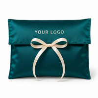 Pochette de luxe en satin avec rabats entrelacés et fermeture à ruban pour coffrets cadeaux de bijoux - Réutilisable, durable, antistatique, lavable