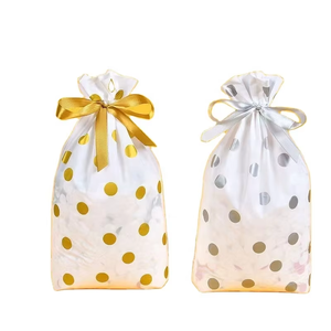 <span class=keywords><strong>ถุง</strong></span>ของขวัญพลาสติกแบบมีเชือกผูกสำหรับของขวัญคริสต์มาสริบบิ้นลายจุดออกแบบได้ตามต้องการ - Product Image 1