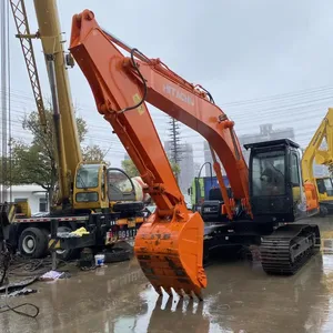 Équipement de construction Hitachi d'occasion ZX210, excavatrice sur chenilles moyenne, poids opérationnel de 6 tonnes, capacité de la benne de 3 m³, ISUZU - Product Image 4