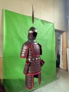 Antike chinesische Söndervölkerungs-Ziegelschildrüstung aus der Song-Dynastie, Kriegerkostüm mit Federhelm für historische Reenactments und Bühnenauftritte - Product Image 2
