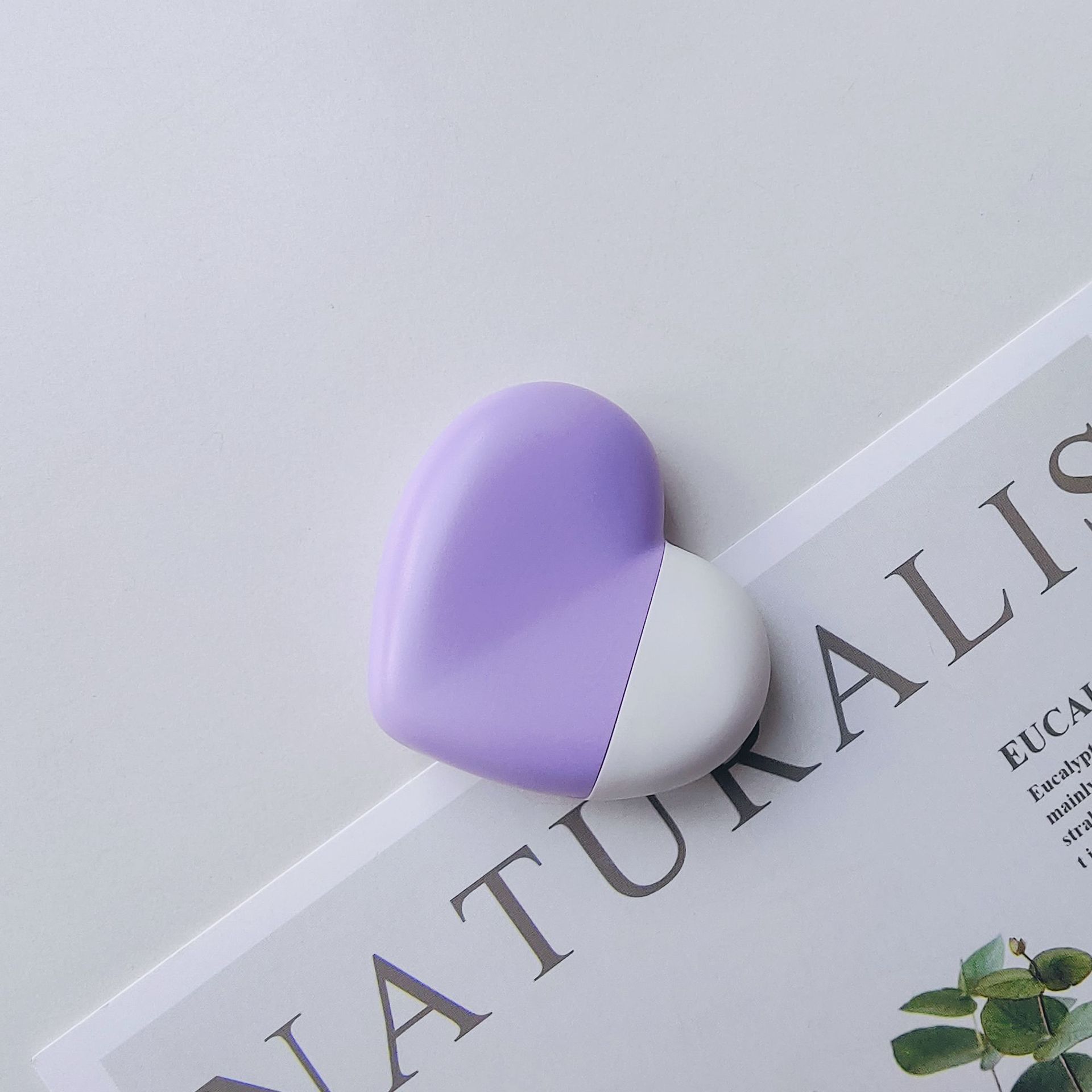 35283 couteau à sourcils love violet