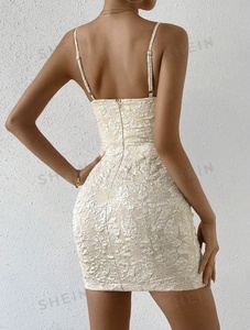 Telas Jacquard Tejidas 100% Poliéster con Elasticidad y Textura 3D en Relieve para Confección de Vestidos Ajustados y Prendas de Vestir - Product Image 5