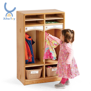 Casiers en bois Montessori pour maternelle, design de salle de classe préscolaire, <span class=keywords><strong>armoire</strong></span> en bouleau avec porte-chaussures, mobilier de garderie - Product Image 1