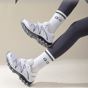 Nouvelle conception AO Yoga Sports Chaussettes absorbantes et respirantes à mi-mollet et montantes pour hommes et femmes, colorées - Product Image 3