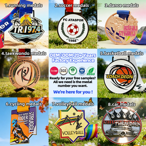 Medalla <span class=keywords><strong>de</strong></span> fútbol personalizada con corte hueco, diseño central <span class=keywords><strong>de</strong></span> balón <span class=keywords><strong>de</strong></span> fútbol en relieve, relleno <span class=keywords><strong>de</strong></span> esmalte degradado, borde dorado pulido, doble cara - Product Image 2