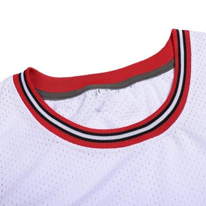 Camiseta Deportiva Moderna de Dos Tonos, Tejido de Punto, Paneles Transpirables de Secado Rápido, Ajuste Ceñido al Cuerpo para Estilos de Vida Activos - Product Image 3