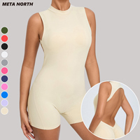 Combinaison de sport une pièce pour femme, dos ouvert, effet froncé aux fesses, col montant, en nylon, sans manches, courte, respirante, avec coussinets amovibles pour un effet galbe fessier
