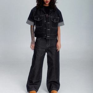 Ensemble en jean pour femme avec logo personnalisé OEM, style streetwear old school, veste en jean et jean cargo baggy, jean vintage surdimensionné en denim brut - Product Image 1