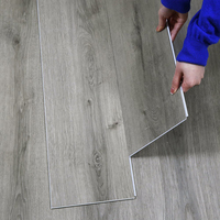 Suelo Vinílico SPC de PVC Impermeable, Tipo Parqué, de 5mm y 7mm, Superficie Resistente para Proyectos de Renovación en Interiores