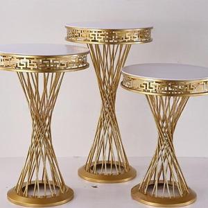 Support de décoration de gâteau de mariage moderne de luxe avec matériau en fer blanc doré noir <span class=keywords><strong>pour</strong></span> la base de présentation de gâteau - Product Image 1