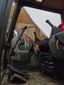 ปั๊มมอเตอร์หลักสำหรับรถขุดตีนตะขาบ90% อุปกรณ์ก่อสร้างใหม่ราคาถูก20ton - Product Image 3