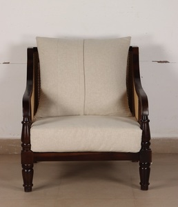 Elegante Silla de Madera con Respaldo de Mimbre Tejido y Estructura de Madera Sólida Resistente, Mueble Moderno para Hogar u Hotel - Product Image 1