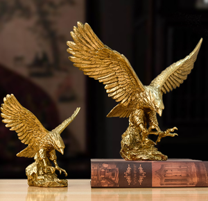 Venta al por mayor resina Animal artesanía Mesa decoración oro águila americana decoración regalos estatua estatuilla - Product Image 2
