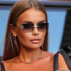 แว่นกันแดดทรงเหลี่ยมไร้กรอบแบบสั่งทำพิเศษสำหรับผู้หญิง ป้องกันรังสียูวี 400 กรอบสีทอง เลนส์พีซี ระดับ 2 - Product Image 5