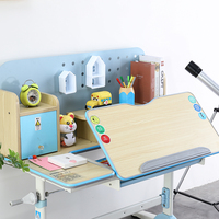 Bureau pour enfants en bois massif avec ensemble de chaises inclinées à réglage ergonomique en hauteur et grand rangement pour la chambre ou la maternelle