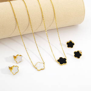 Venta al por mayor impermeable de acero inoxidable conjunto de joyería 18K chapado en oro de cinco Hojas de Trébol flor collar pendiente gargantillas conjuntos para regalo - Product Image 4