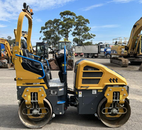 Mini-rouleau tandem XD120S, diamètre de tambour 720 mm, capacité de montée de 30 %, avec ROPS pliable pour le compactage des trottoirs et des allées