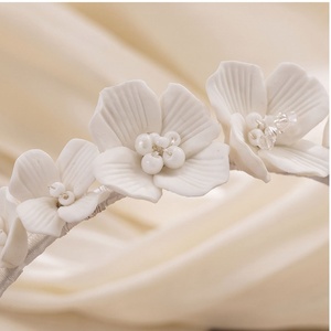 Serre-tête en céramique fait main blanc, style <span class=keywords><strong>Euro</strong></span>-Américain, pour mariée, accessoires de cheveux, cadeau pour mariage et soirée, vente en gros depuis Yiwu - Product Image 3