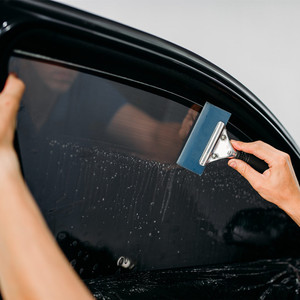 Film solaire automobile nano-céramique teinté 50% VLT non-réfléchissant - Product Image 5