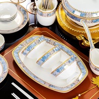 Service de table en porcelaine de luxe écologique à motif marbre bleu, style nordique moderne, avec bord doré et motifs en relief, bols et assiettes à salade en porcelaine fine