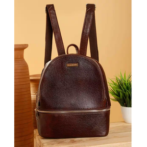 Mochila Funcional 100% de Cuero Genuino para Mujer con Interior Espacioso y Diseño Minimalista - Product Image 2