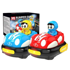 Xe điện đụng 2 người chơi có chức năng phun nước, đồ chơi xe cho trẻ em, xe đụng chiến đấu dành cho trẻ em, quà tặng điện tử, bao gồm điều khiển từ xa - Product Image 1