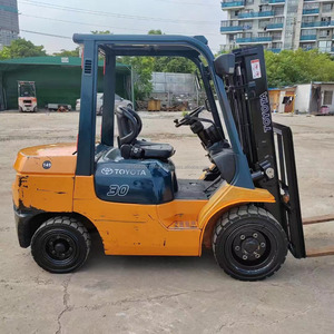 Utilisé pour chariot élévateur 7FD30 - Capacité de 3 tonnes, transmission 4x4, hauteur de levage de 6 m, moteur diesel japonais, garantie 1 an - Product Image 4