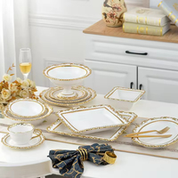 Service de Table en Céramique Royale de Luxe 16 Pièces Réutilisable avec Incrustation Dorée Assiettes en Porcelaine Style Classique Gaufré pour Usage Domestique Personnalisable