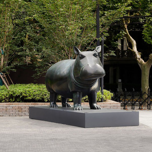 Statua Moderna Astratta di Ippopotamo in Bronzo BLVE, Scultura Animale in Rame Fuso per Giardino, Esterni, Casa, Hotel, Parco, Decorazione Paesaggistica Artistica - Product Image 1