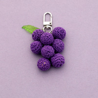 Porte-clés en forme de raisin en peluche douce tricotée au crochet fait main, jouet léger, breloque fruit