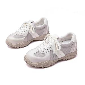 Zapatos de plataforma estilo coreano para mujer - zapatos casuales versátiles y cómodos con características antideslizantes y de aumento de altura para caminar - Product Image 3