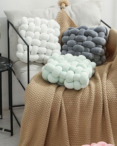 <span class=keywords><strong>Boule</strong></span> de noeud de tube carré Offres Spéciales conceptions créatives en peluche douce coussins de noeud confortables - Product Image 6