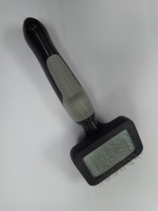 Brosse lissante pour toilettage canin avec picots en acier inoxydable et manche en plastique, outil de retrait des poils facile à utiliser pour animaux de compagnie, logo personnalisé - Product Image 4