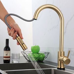Rubinetto da <span class=keywords><strong>Cucina</strong></span> con Sensore Touch Intelligente in Acciaio Inox 304, Finitura <span class=keywords><strong>Oro</strong></span> Spazzolato, <span class=keywords><strong>Miscelatore</strong></span> Estraibile - Product Image 2