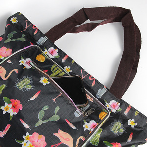 Bolsa de compras plegable con estampado de dibujos animados de estilo coreano, bolsa de tela Oxford impermeable de gran capacidad, bolso de hombro portátil - Product Image 4