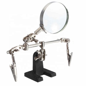 Support de soudage à main libre avec loupe grossissante <span class=keywords><strong>4X</strong></span> à LED, <span class=keywords><strong>2</strong></span> pinces et rotation à 360 degrés réglable - Product Image 3