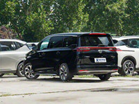 Подержанный GAC Trumpchi M6 PRO Turbo 2023 года, 7-местный минивэн с темными кожаными сиденьями, левым рулем, сертифицированный, с электростеклоподъемниками
