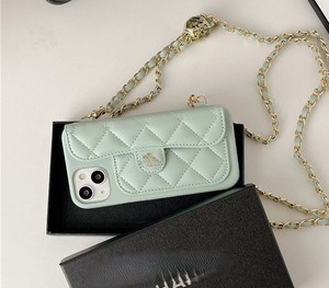 Funda de Teléfono de Lujo Acolchada de Cuero con Cadena y Tarjetero para iPhone 17 16 15 14 13 12 Pro Max - Product Image 3