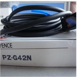 Interruptor Fotoeléctrico Keyence Pz-G42N, Sensor de Montaje en Panel de 24V, Embalaje Original de Japón - Product Image 1