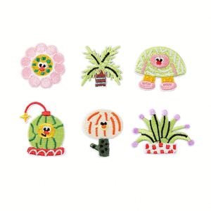 Mini Patch Brodé Thermocollant DIY 1-5cm avec Motif Fleur et Feuille de Dessin Animé, Petite Abeille – Écologique pour Vêtements, Sacs, Porte-clés - Product Image 2