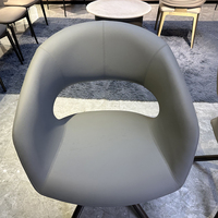 Chaise de salle à manger moderne en cuir microfibre avec structure en acier carbone noir pour la maison, les restaurants et les hôtels (vente en gros)