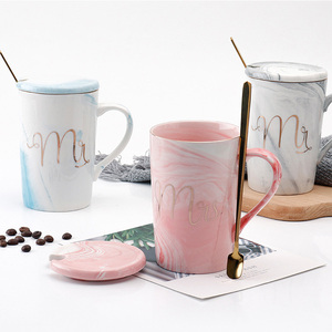 <span class=keywords><strong>Tazas</strong></span> <span class=keywords><strong>de</strong></span> Cerámica con <span class=keywords><strong>Diseño</strong></span> <span class=keywords><strong>de</strong></span> Mármol <span class=keywords><strong>de</strong></span> Alta Calidad SWT <span class=keywords><strong>para</strong></span> Parejas, con Tapas y Cucharas, Caja <span class=keywords><strong>de</strong></span> Regalo <span class=keywords><strong>para</strong></span> Bodas, Aniversarios, Recién Casados, Uso en el Hogar y la Cocina - Product Image 1