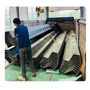 Pila de láminas de plástico PVC resistente a la corrosión Ideal para plantas químicas Barreras de agua salada y paredes de contención industrial - Product Image 1