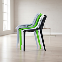 Chaises d'extérieur en polypropylène ajourées multicolores empilables pour patio et jardin, vente en gros