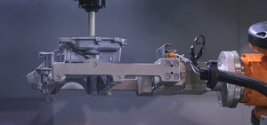 Macchina Robotica a 6 Assi per Sbavatura di Blocchi Cilindri Inferiori di Motori a Benzina, Macchina di Pulizia Shimada Big Bird CB - Product Image 4