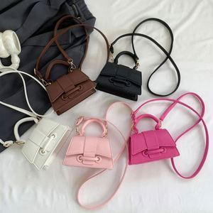 กระเป๋าถือสะพายข้างผู้หญิงทรงสี่เหลี่ยม รุ่น I-0493 ขนาด M  วัสดุ PU ปิดซิป  รักษ์โลก แฟชั่น สีลูกกวาด - Product Image 5