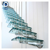 Escalier flottant cantilever Prima, sur mesure, moderne, intérieur, avec support dissimulé, pour villa, décoration intérieure.