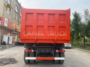 <span class=keywords><strong>Camion</strong></span> benne basculante HOWO 6X4 d'occasion, modèle ancien, 10 roues, hydraulique sous châssis, 30/40 tonnes, remis <span class=keywords><strong>à</strong></span> neuf, <span class=keywords><strong>à</strong></span> <span class=keywords><strong>vendre</strong></span> - Product Image 3