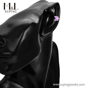 ML88407 XUPING ML Store accessori donna gioielli all'ingrosso creativo gatto e <span class=keywords><strong>pesce</strong></span> design asimmetrico per bambini orecchini Huggie - Product Image 2