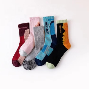 <span class=keywords><strong>Chaussettes</strong></span> d'hiver en laine épaisse pour femmes, <span class=keywords><strong>chaussettes</strong></span> <span class=keywords><strong>de</strong></span> sport et <span class=keywords><strong>de</strong></span> randonnée, <span class=keywords><strong>chaussettes</strong></span> thermiques sans couture avec design <span class=keywords><strong>fantaisie</strong></span> sur les orteils - Product Image 1